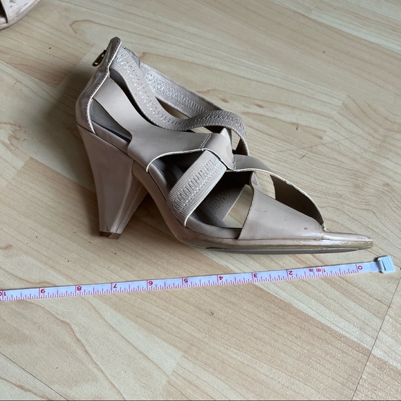 Aldo Cream Elastic Strappy Triangle Chunky Heels Size 7 - Picture 10 of 12